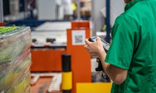 Advance shipping notice consists of an electronic document that streamlines goods receipt tasks Advance shipping notice consists of an electronic document that streamlines goods receipt tasks