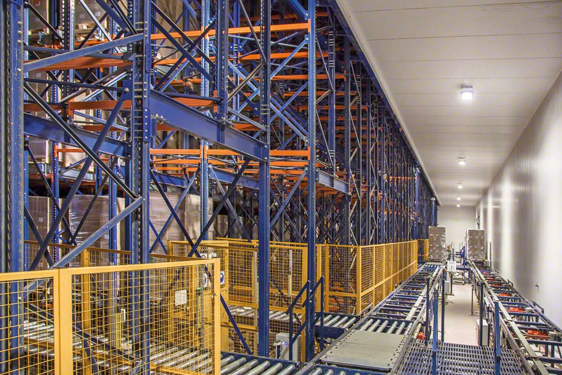 Bem Brasil’s automated clad-rack warehouse with the Pallet Shuttle system served by stacker cranes