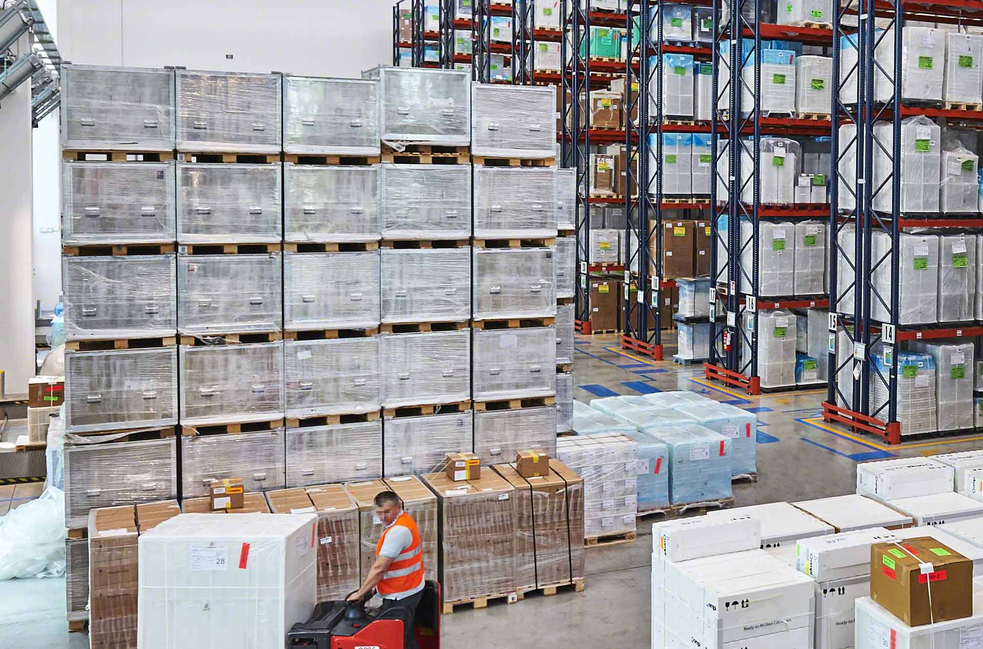 Block stacking: optimising warehouse space without racks