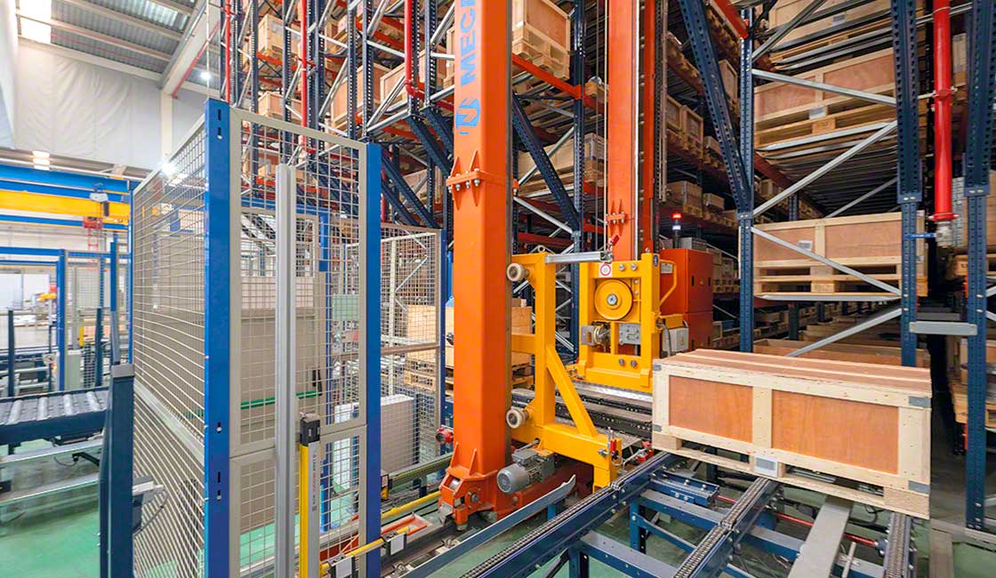 In a buffer warehouse, stacker cranes streamline the storage and extraction of goods
