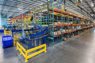 Chaotic warehousing: pros and cons