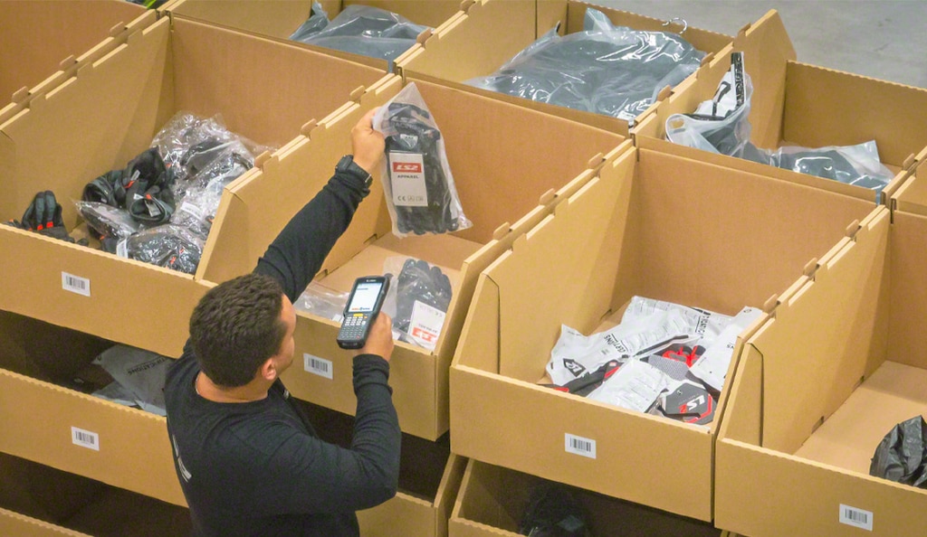 Picking is one of the main and most demanding operations in an ecommerce facility