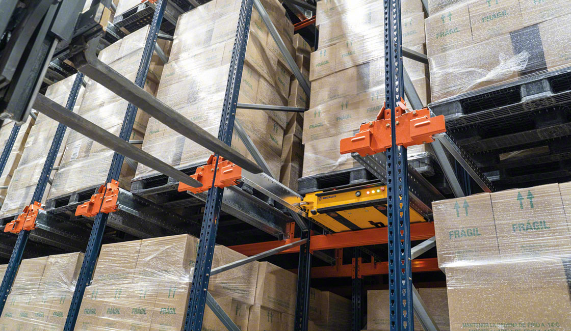 The Pallet Shuttle system speeds up the storage and retrieval of goods while compacting the storage space
