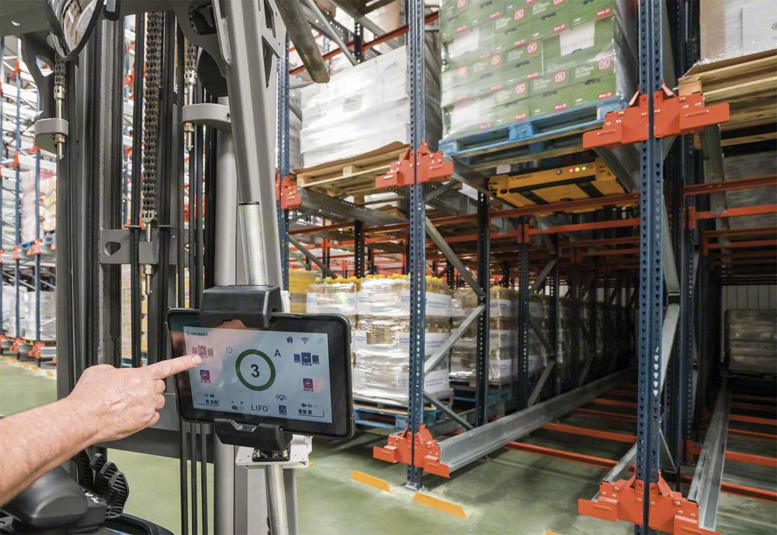 A study by Gartner indicates that 85% of companies will have introduced automation in their warehouses by 2022 A study by Gartner indicates that 85% of companies will have introduced automation in their warehouses by 2022