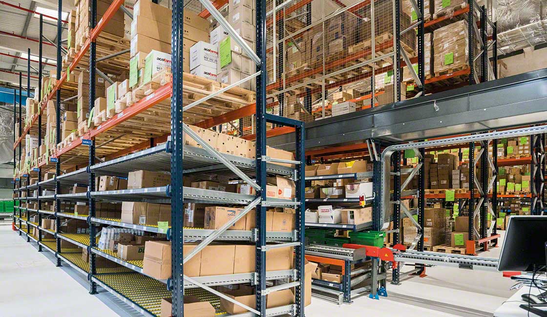 The new Alliance Healthcare logistics center has palletized safety stock on top of carton flow racks