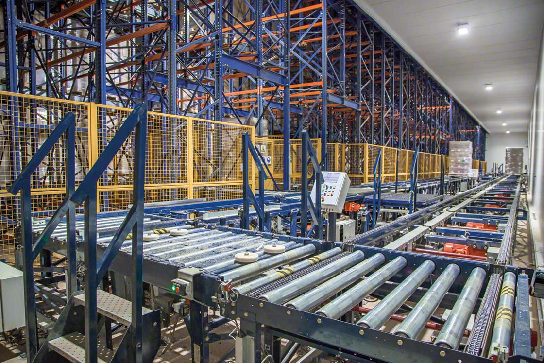 The installation of conveyor lines is a widespread solution for automating logistics operations