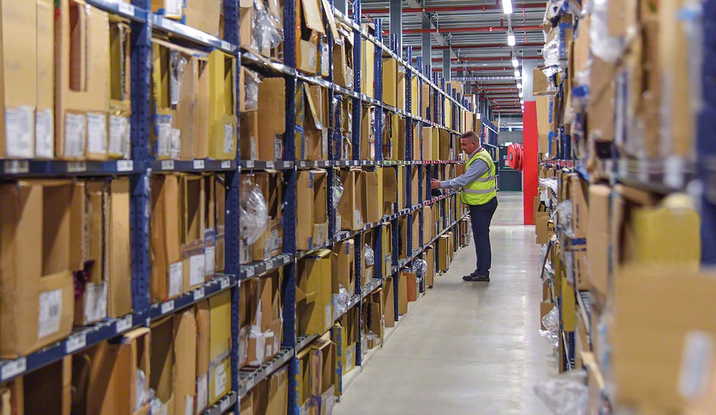 The Decathlon logistics centre in Northampton processes 3,000 online orders a day
