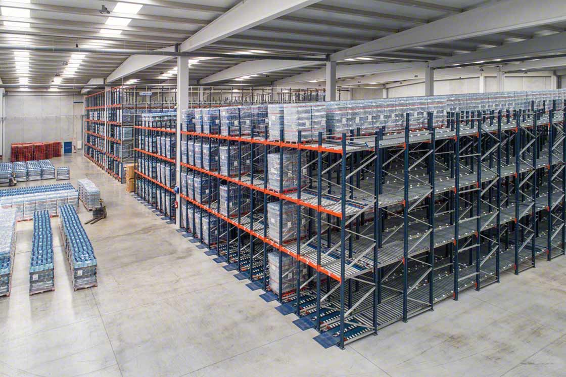Live pallet racking manage goods according to the FIFO method