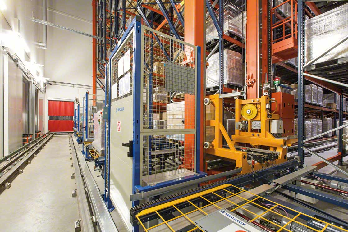The stacker crane cycle time is always counted from the moment the machine picks the goods from the conveyor at the beginning of the aisle