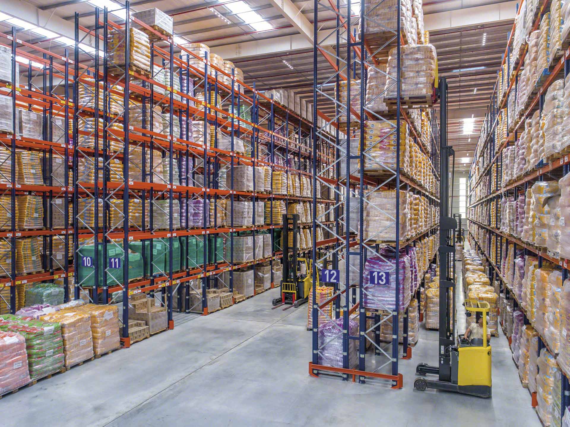 The warehouses of 3PL providers stand out for their versatility and robustness