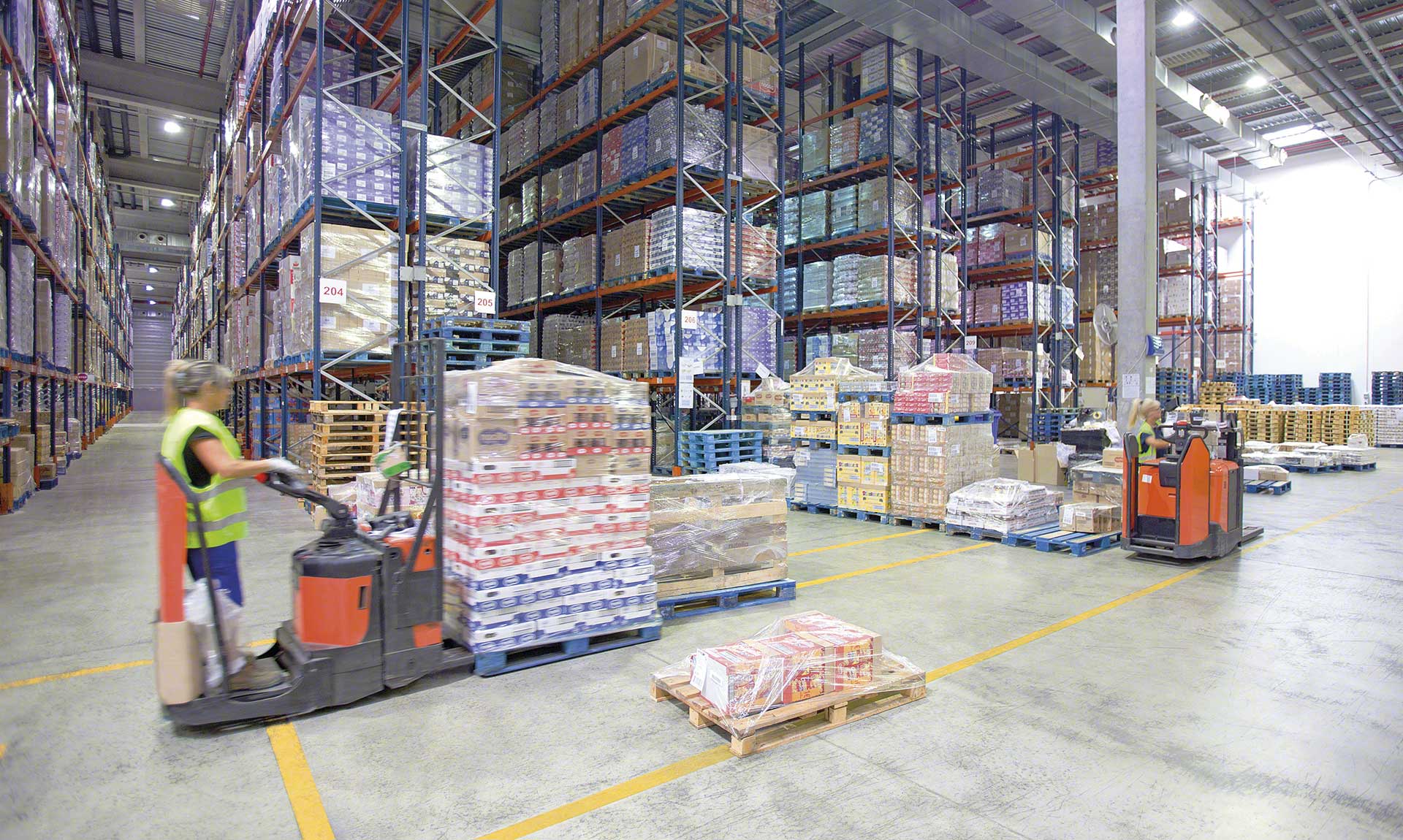 Warehouse consolidation is a practice charged with grouping together several individual orders into larger orders