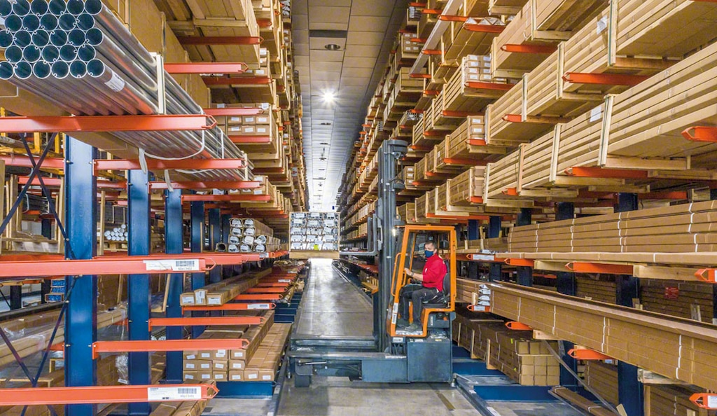 Bulky products require special warehouse storage techniques to facilitate their management