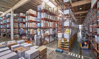 Warehouse storage techniques are strategies used to store products in a logistics facility