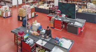 In-sync: organising integrated inventory management of shops and warehouse stock with a WMS
