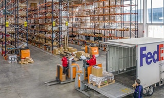 Zero stock is a logistics planning strategy that aims to minimize the number of SKUs in the warehouse