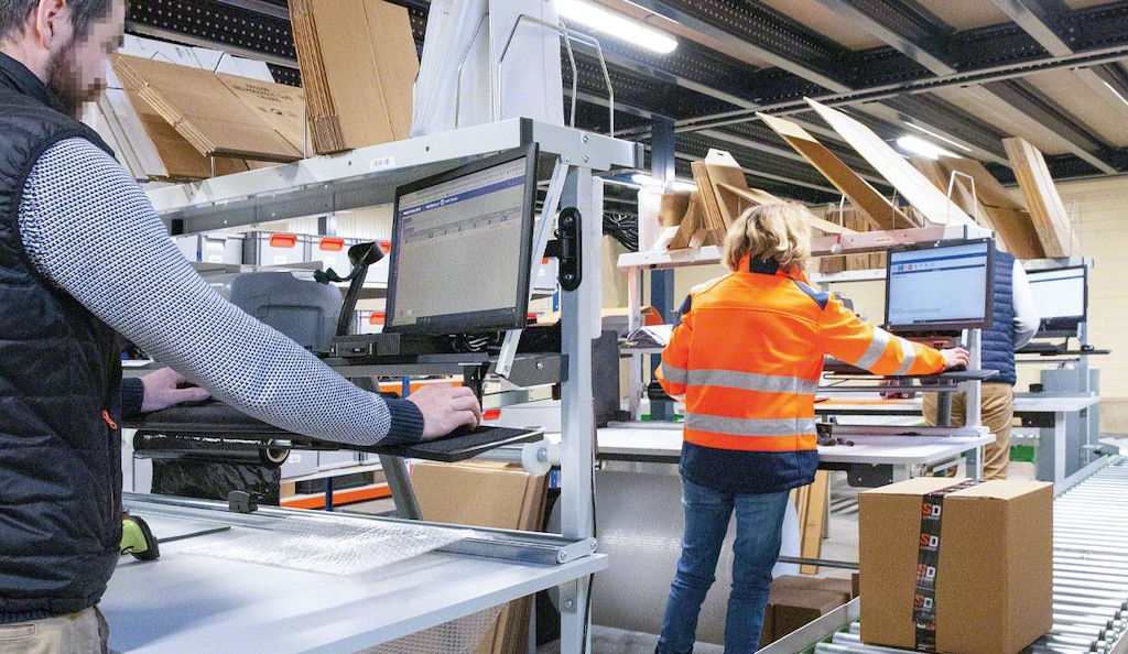 Easy WMS in the SaaS model coordinates all operations in the SurDiscount facility