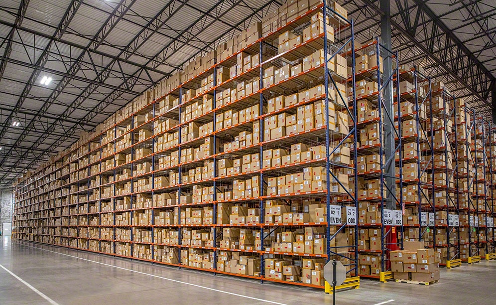 Adidas stores 16 million boxes on pallet racks Adidas stores 16 million boxes on pallet racks