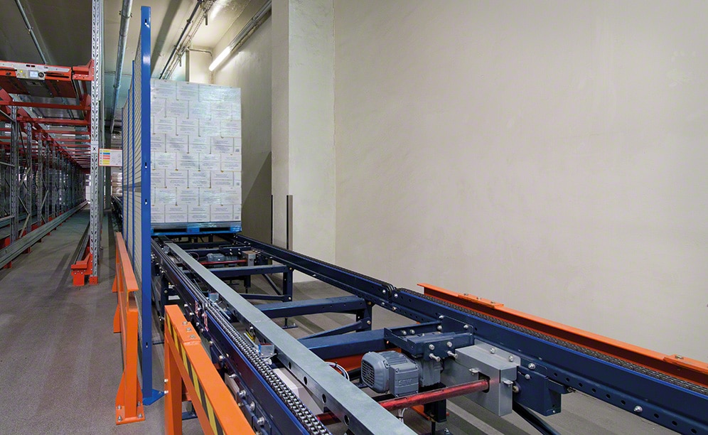 A conveyor moves the pallets from manufacturing up to the dispatch area