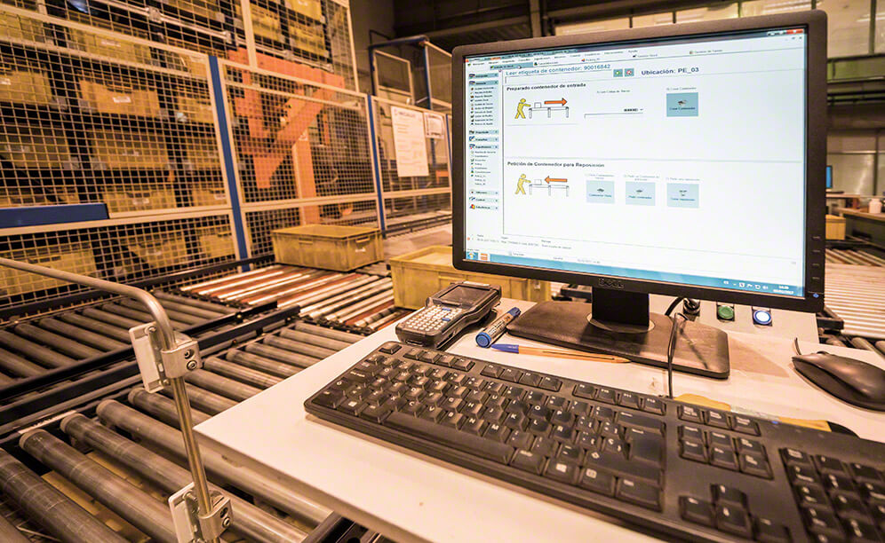 The Mecalux Easy WMS increases system throughput, by providing great agility when it comes to storing products and picking orders