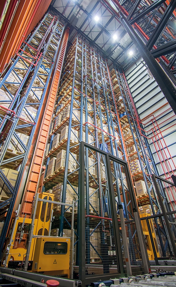 The Mega Pharma warehouse has fully automatic operations and provides a constant flow of movements according to the needs of the enterprise