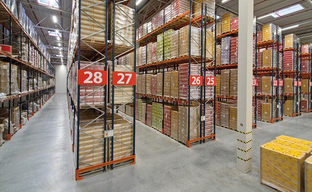 The warehouse is composed of 15 pallet rack aisles that are 9 m high and four load levels