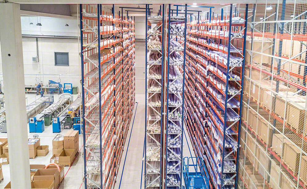 Two 1.1 m wide aisles were installed with pallet racking on both sides