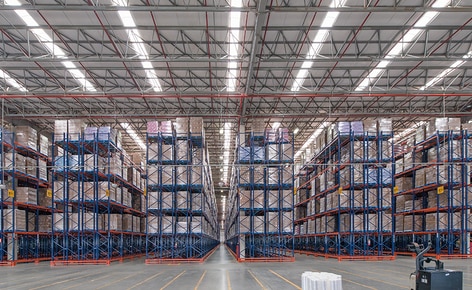Mecalux has equipped the Unilever warehouse in Brazil with both single and double-deep pallet racking, providing an 83,569 pallet storage capacity