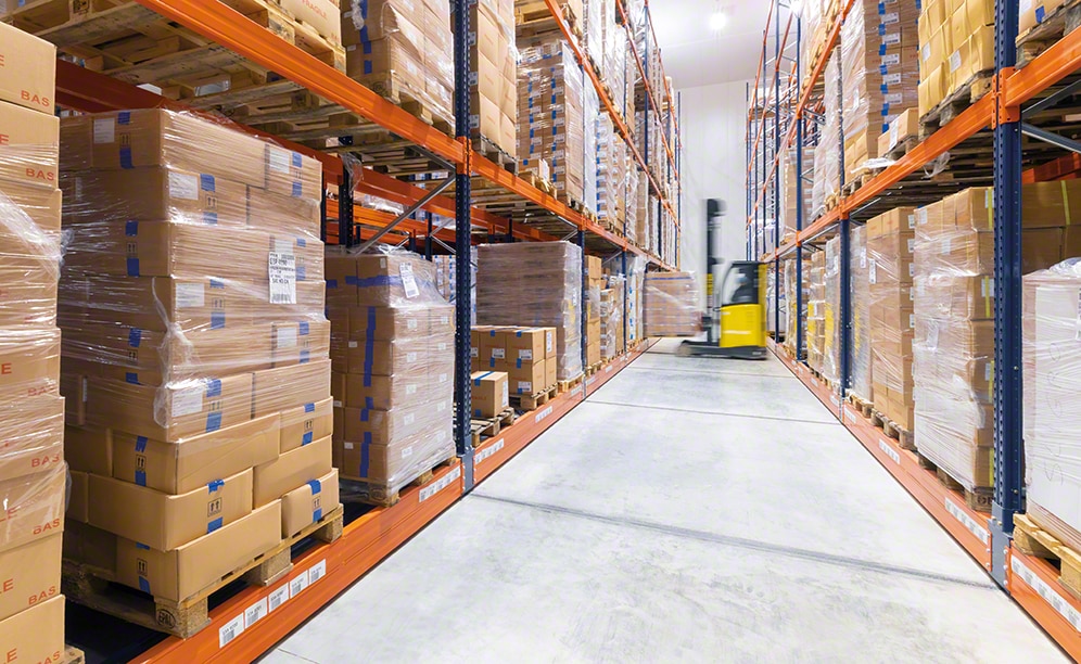 The efficiently run frozen foods storage warehouse of Sabarot in France