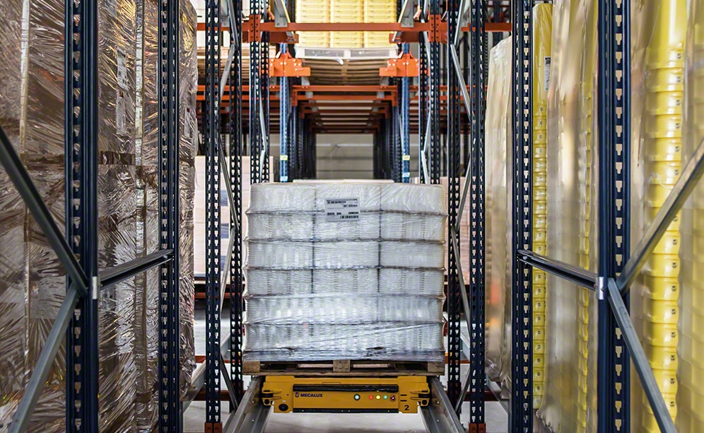 Semi-automatic Pallet Shuttle System in the ANVI Plasturgie warehouse in France
