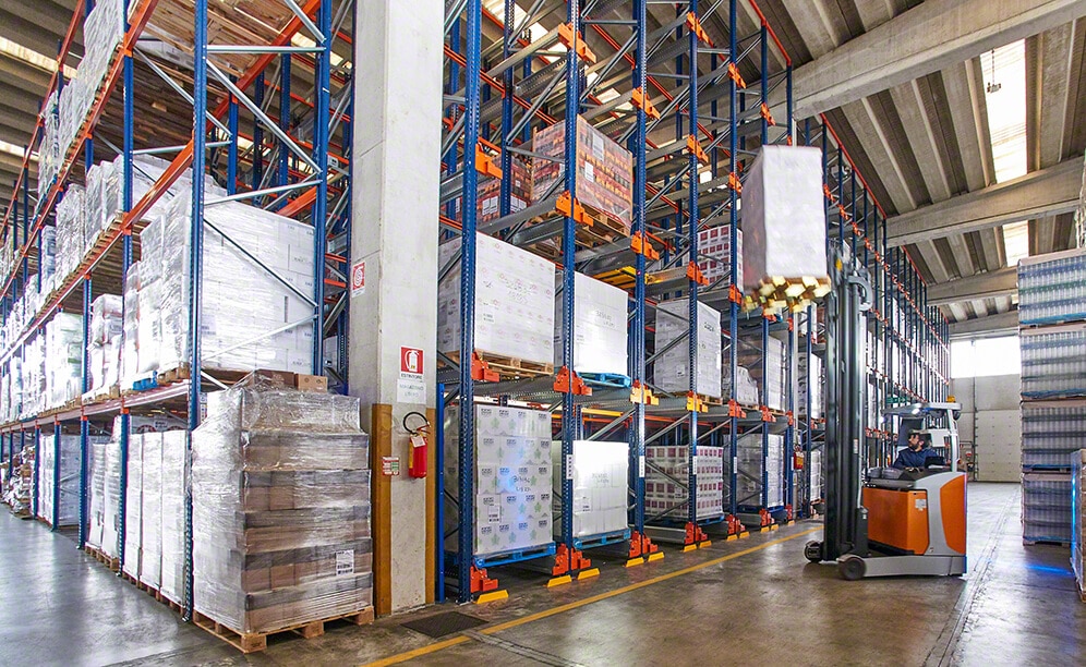 Pallet racks and Pallet Shuttle in the new Genta warehouse in Italy