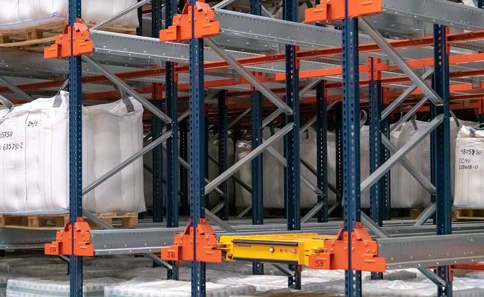 Semi-automatic Pallet Shuttle at Zuidnatie's warehouse in Belgium