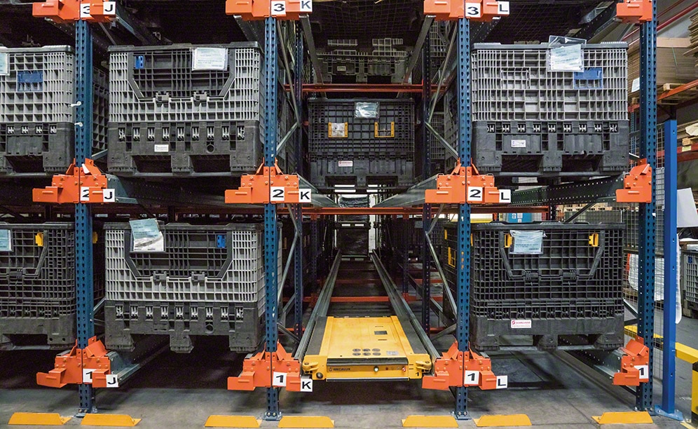 Semi-automatic Pallet Shuttle in SaarGummi warehouse in Madrid