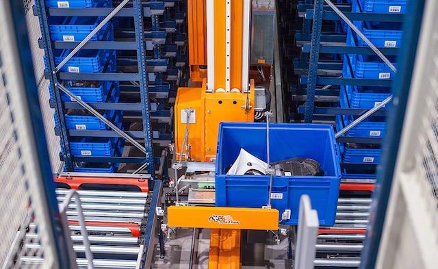 The new Surplus Motos centre is equipped with an automated warehouse for boxes