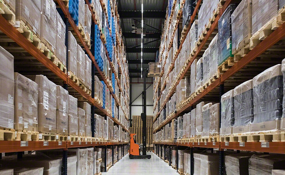 The Van Rooijen warehouse in Belgium with consumer goods