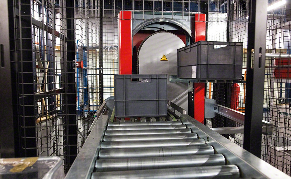 The vertical box lift is tasked with moving boxes automatically to the corresponding level