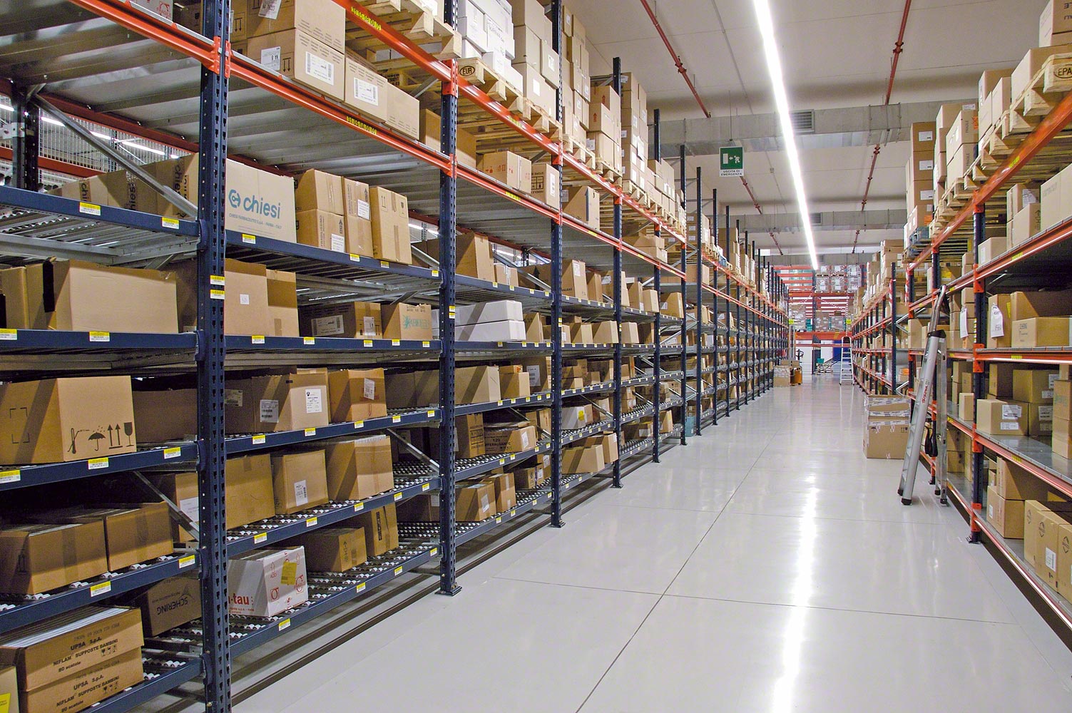Carton live storage