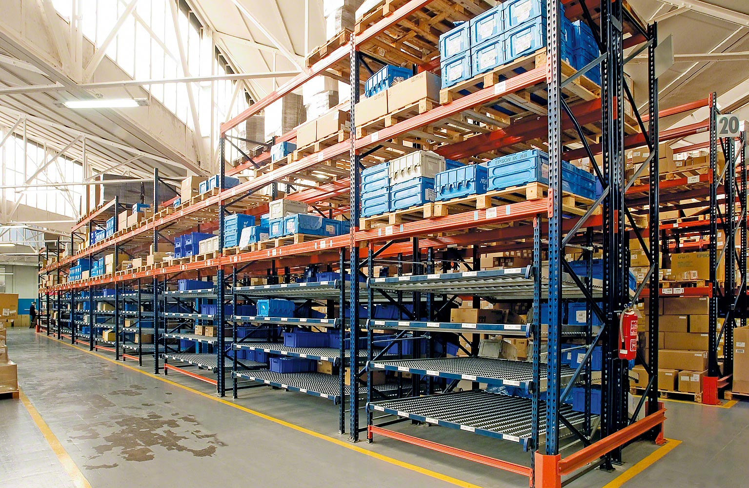 Carton live storage