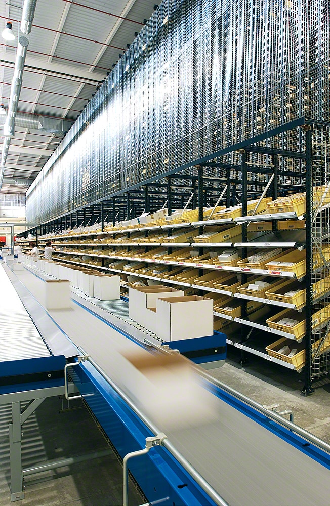 Carton live storage