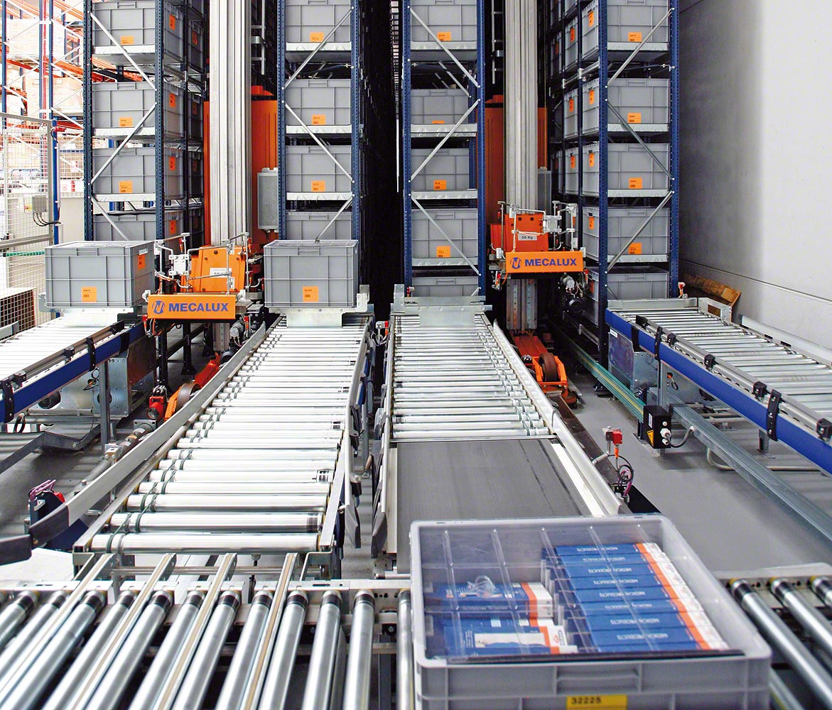 Stacker cranes for boxes