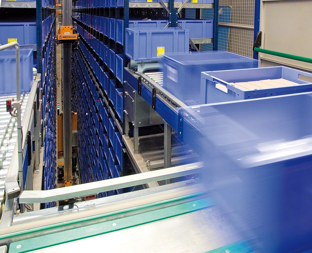 Stacker cranes for boxes