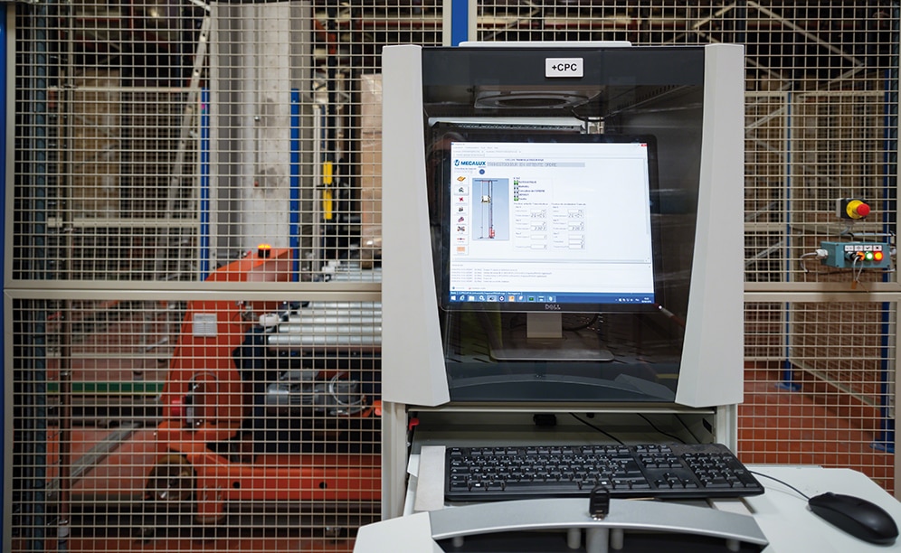 The UNITED CAPS warehouse is controlled by the Mecalux Easy WMS warehouse management system The UNITED CAPS warehouse is controlled by the Mecalux Easy WMS warehouse management system