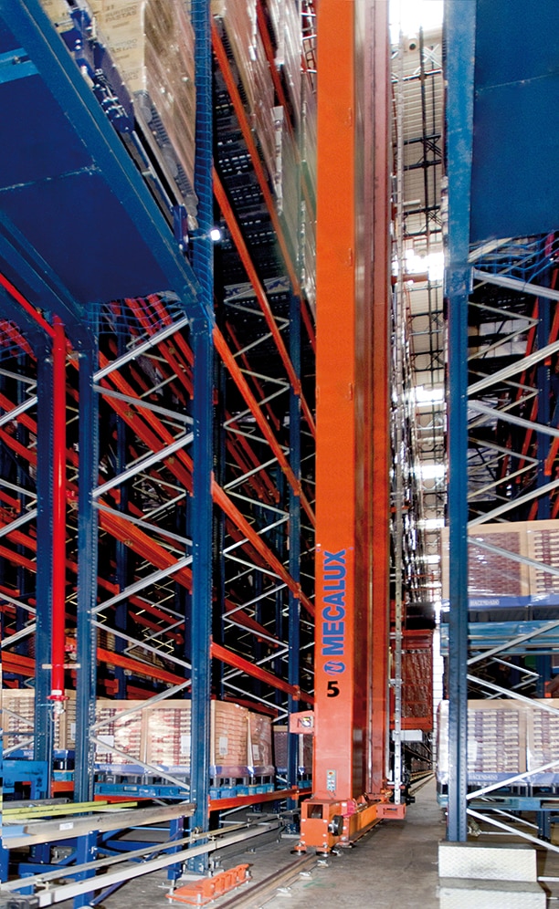 The warehouse is distributed into eight aisles with double-deep racking on both sides The warehouse is distributed into eight aisles with double-deep racking on both sides