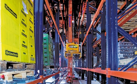 Mecalux increases the storage capacity and picking of a distribution company with the installation of an automated clad-rack warehouse Mecalux increases the storage capacity and picking of a distribution company with the installation of an automated clad-rack warehouse