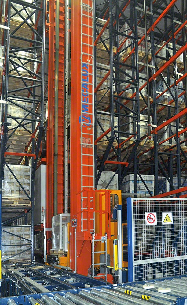 The stacker cranes in each aisle ensure a constant flow of products without operator involvement The stacker cranes in each aisle ensure a constant flow of products without operator involvement