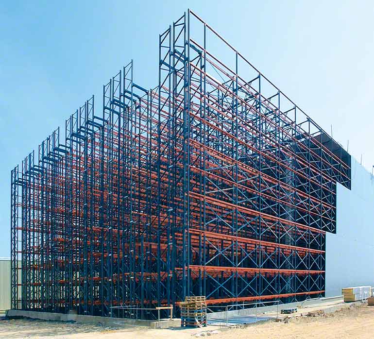 In clad-rack installations, the racks form the structure of the building itself