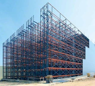 Advantages of a clad-rack warehouse Advantages of a clad-rack warehouse