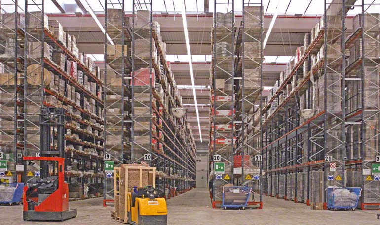 Central warehouse at peak performance