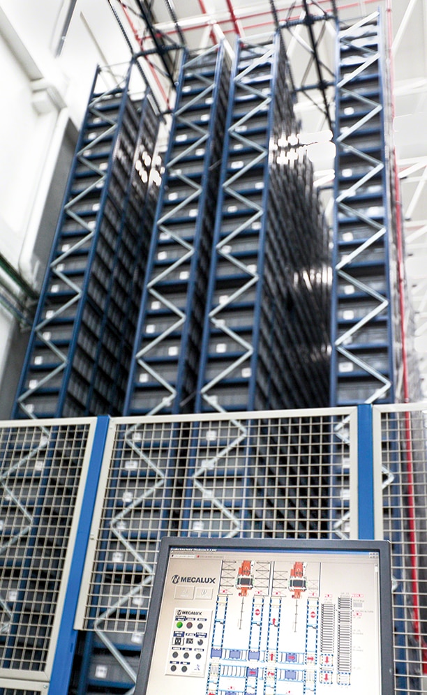 Easy WMS, the Mecalux warehouse management system, is responsible for the warehouse working in a coordinated manner in all areas Easy WMS, the Mecalux warehouse management system, is responsible for the warehouse working in a coordinated manner in all areas