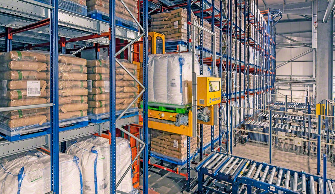 Warehouse automation technology - Mecalux.com