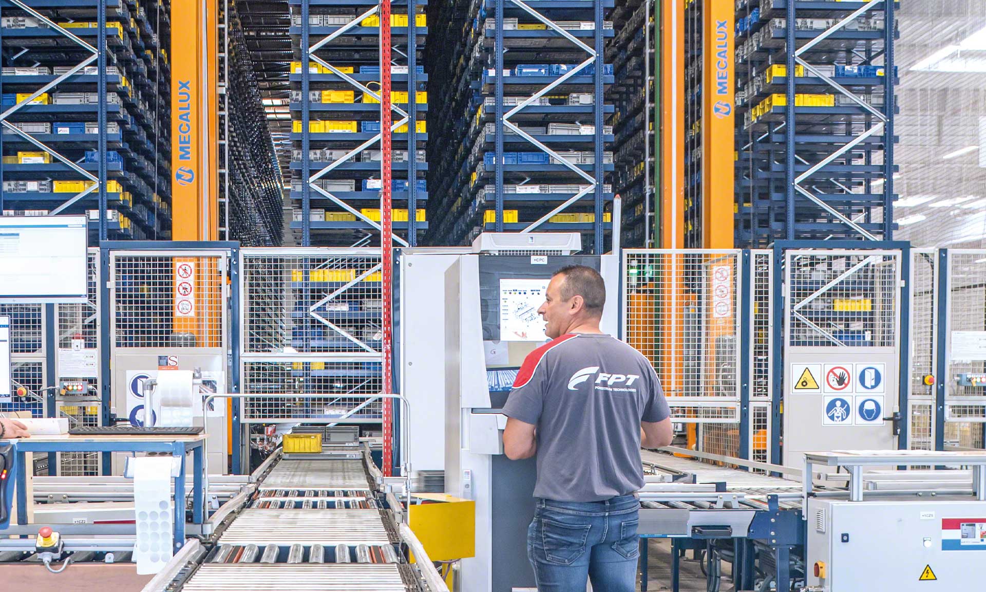 FPT Industrial (IVECO Group) automatically connects its warehouse with production